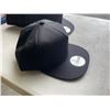 Image 3 : SWINGBALL CENTRE AND NEW BLACK HATS