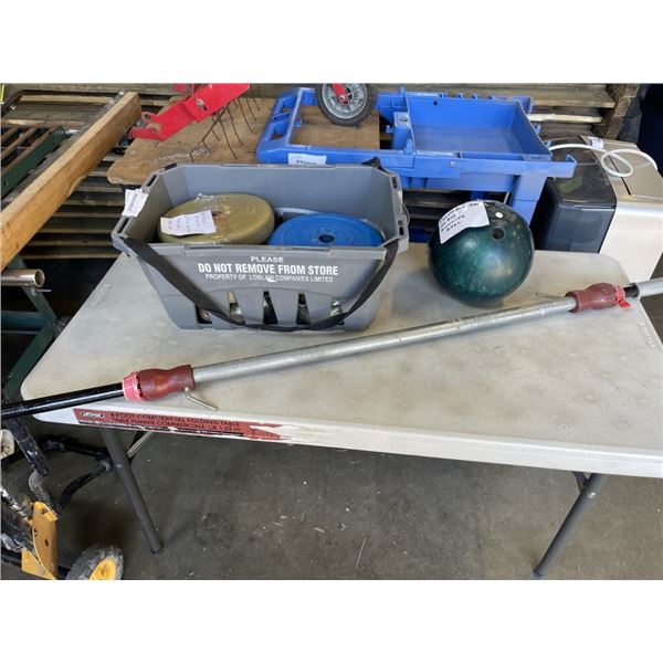 FREE WEIGHTS 4 -5LB, 2 - 10LB WEIGHT BAR AND BOWLING BALL