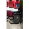 Image 2 : COLEMAN COOLER, TWO PAIRS OF SIZE 11 GUM BOOTS AND 3 SMALL GAS CANS