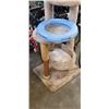 Image 2 : FOUR-TIER CAT TREE WITH CAT TOY CAT BED AND PET CARRIER