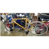 Image 1 : VINTAGE WINDSOR ROAD BIKE