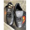 Image 3 : 4 NEW PAIRS OF SIZE 6 SPORTS CLEATS
