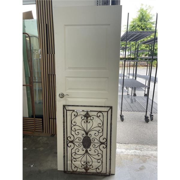 2 FOLDING TV TRAYS AND FOLDING PATIO CHAIR