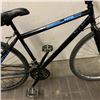 Image 2 : BLACK AND BLUE REACTION BIKE