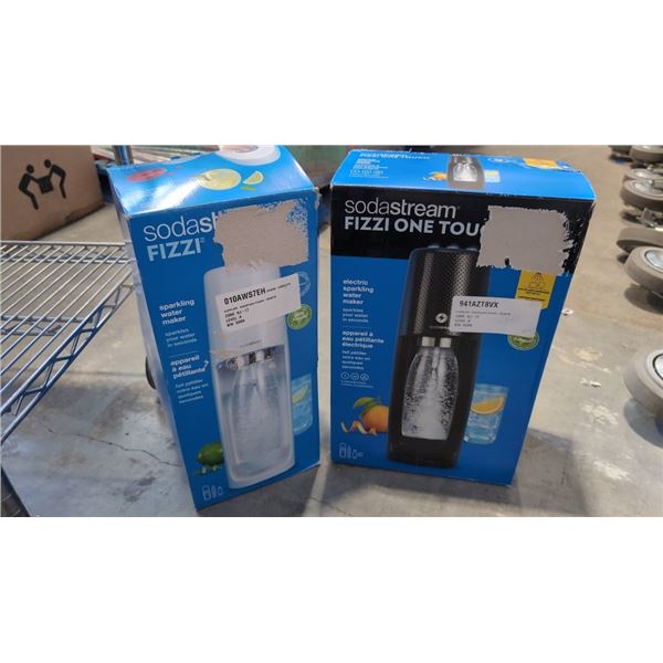 2 SODA STREAM CARBONATED DRINK MACHINES FIZZI AND FIZZI ONE TOUCH, TOTAL RETAIL $143