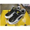 Image 3 : 4 PAIRS OF NEW SPORTS CLEATS SIZE 7 WOMENS