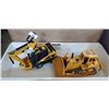 Image 1 : 2 CAT PLASTIC HEAVY LOADER TOYS