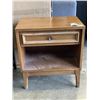 Image 2 : 2 NIGHT STANDS