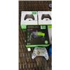 Image 2 : XBOX ELITE SERIES 2 CORE WIRELESS CONTROLLER, RAZER WOLVERINE AND 5 XBOX WIRELESS CONTROLLERS, ONLIN