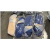 Image 3 : 4 NEW PAIRS OF SLIPPERS/SANDALS AND 4 NEW 12 PACKS OF HAIR CLIPS
