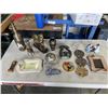 Image 1 : BRASS AND WOODEN DECOR ITEMS