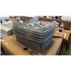 Image 1 : 8 WIRE BASKETS AND 4 DECORATIVE LANTERNS