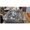 Image 2 : 8 WIRE BASKETS AND 4 DECORATIVE LANTERNS