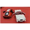 Image 3 : 2 1:24 scale die cast cars