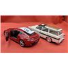 Image 1 : 2 1:24 scale die cast cars