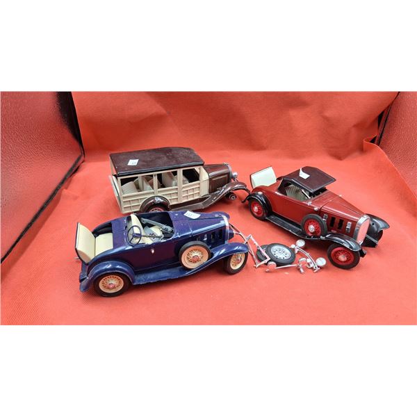 3 vintage die cast model cars, 1920s/30s cars