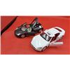 Image 1 : 2 collectable die cast cars 1:24 scale