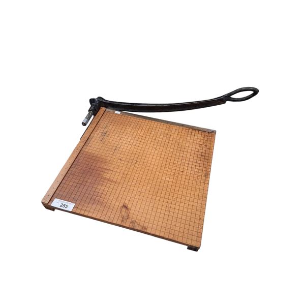 Vintage paper cutter 19"