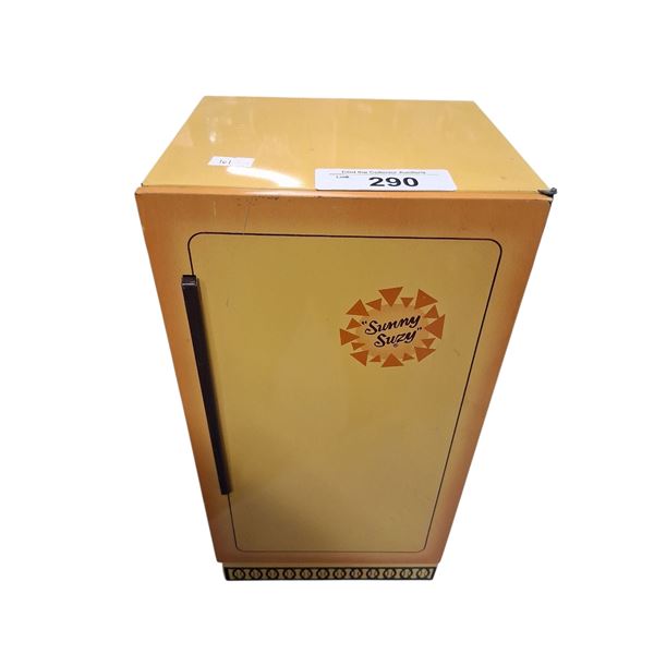 Vintage 60s Sunny Suzy tin fridge 18"x7"x7"