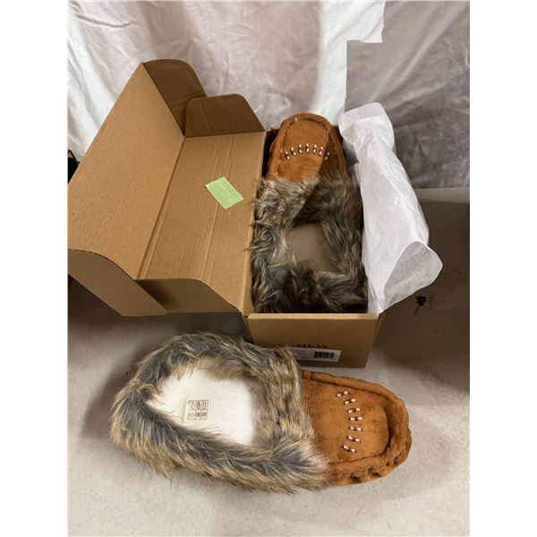 Moccasin size 9