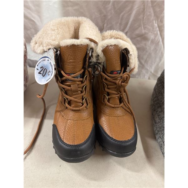 Boots size 6