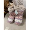 Image 1 : Slippers size 7/8