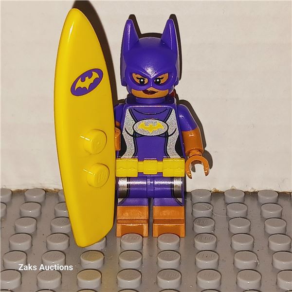 Vacation Batgirl, The LEGO Batman Movie, Series 2 - Item No: coltlbm33 Lego