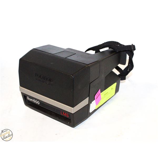 VINTAGE POLAROID SUN600 CAMERA