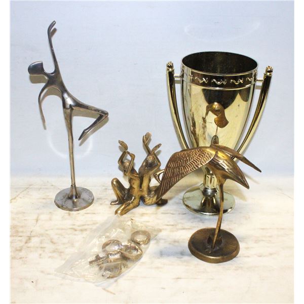 VINTAGE BRASS ITEMS INCLUDING TIC TAC TOE