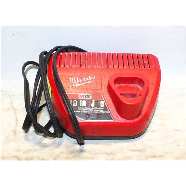MILWAUKEE M12 CHARGER