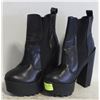 Image 1 : JUST FAB BLACK PLATFORM BOOTS SIZE 6.5/37