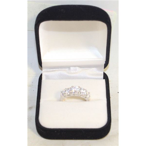 ESTATE RING IN BOX-ESTATE