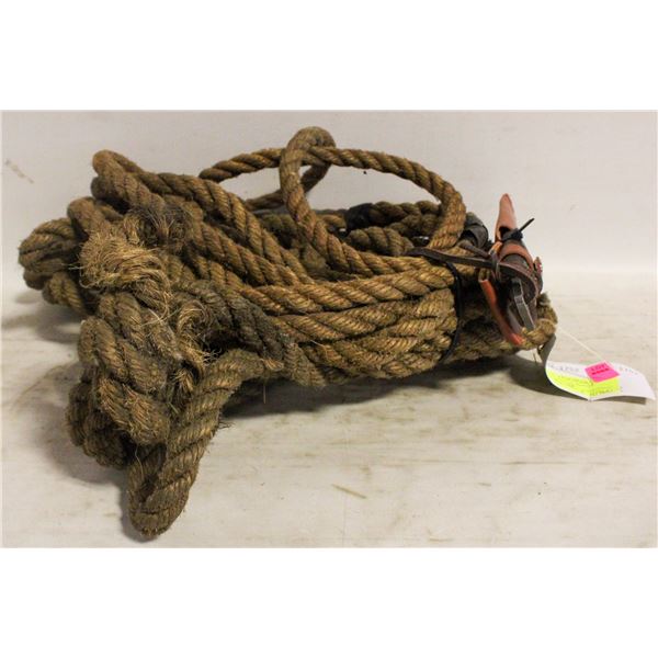 APPROX 50' ANTIQUE STYLE 1/2" ROPE