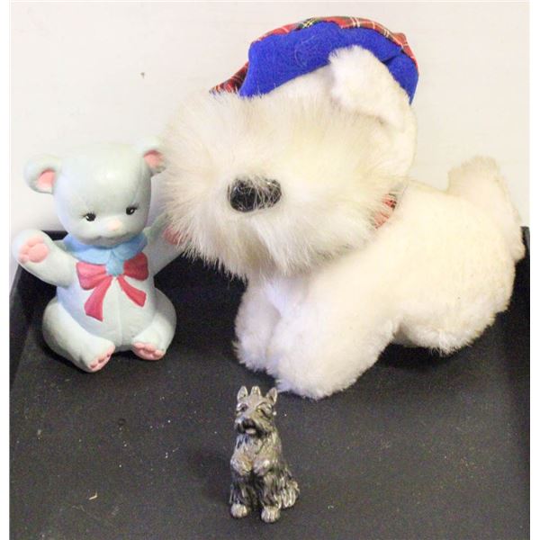 FLAT OF SMALL FIGURINES