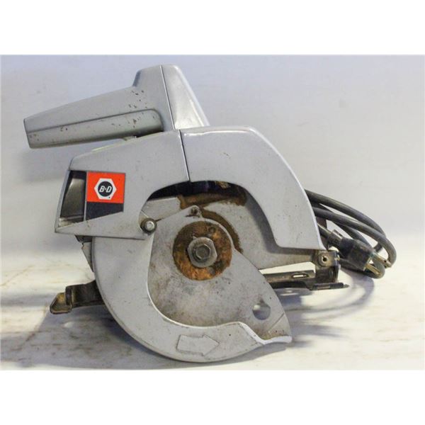 BLACK & DECKER 7 1/4" CIRCULAR SAW