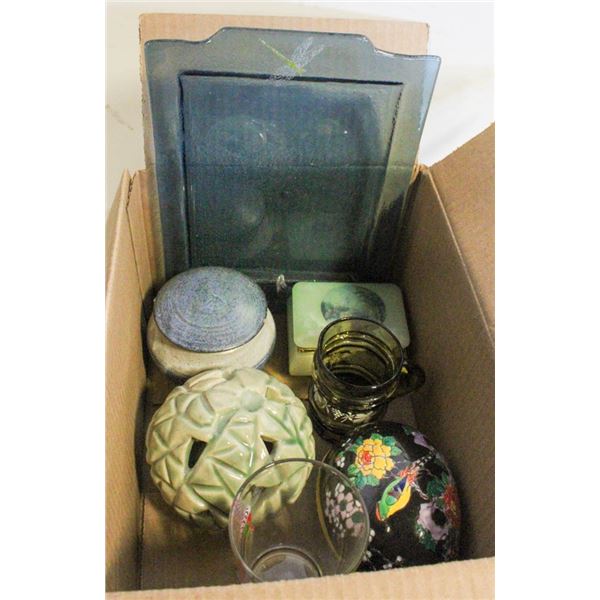 LOT OF VARIOUS COLLECTABLE ORNAMENTS