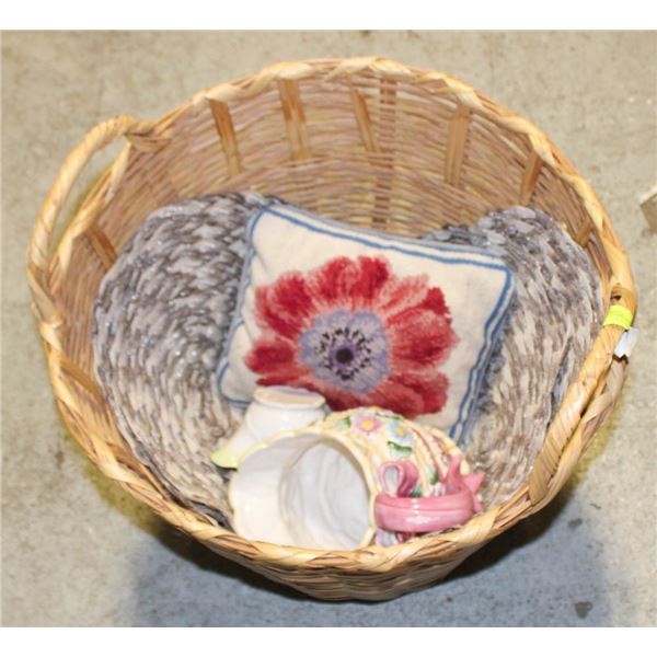 FORM MARJENBAD INGRES WEISS BONE CHINA