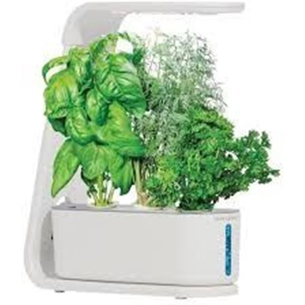 NEW WITH BOX AEROGARDEN SPOUT LED WHITE 2020 MODEL