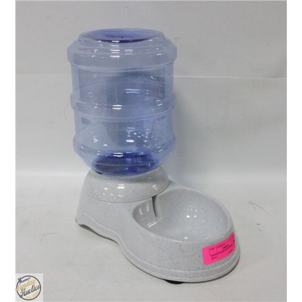 AMAZON BASICS WATER FEEDER SMALL