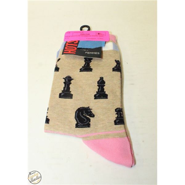 NEW HOTSOX WOMENS SOCK SIZE 9-11