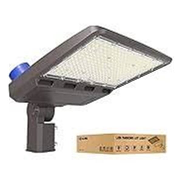 BRAND NEW LED PARKING LOT LIGHT JC-LGL 15