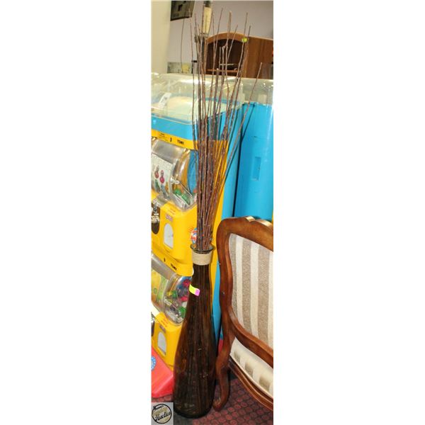 30" GALSS VASE WITH ACCENT WILLOWS