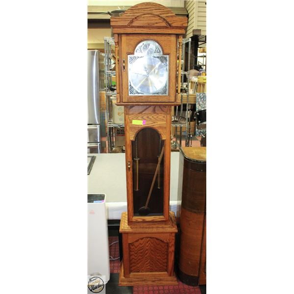 GRANDFATHER CLOCK BATTERY OPERATED APPROX H-6FT