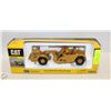 Image 1 : CAT 1:50 SCALE 623G ELEVATING SCRAPER