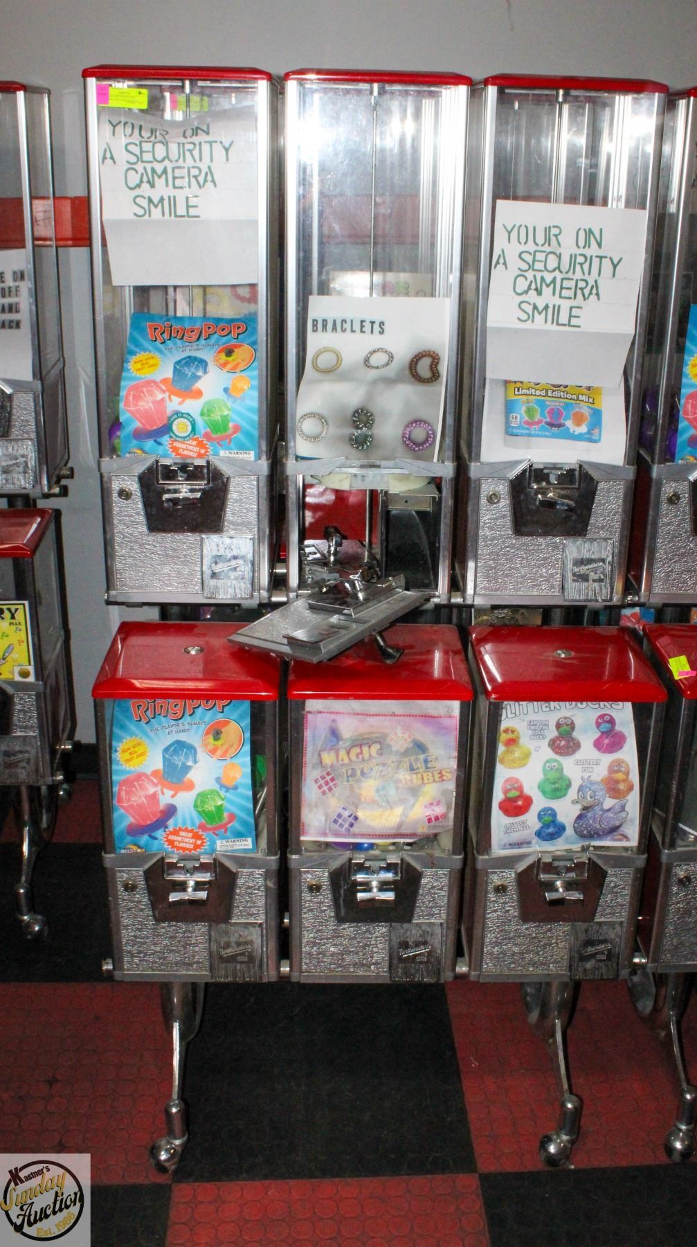 No Rocking Vending Machine VINTAGE NORTHWESTERN VENDING MACHINE NO KEYS