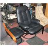 Image 1 : BLACK LEATHER CHAIR WITH STOOL