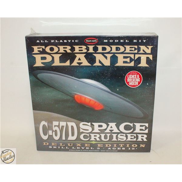 NEW POLAR LIGHTS FORBIDDEN PLANET C-57D SPACE
