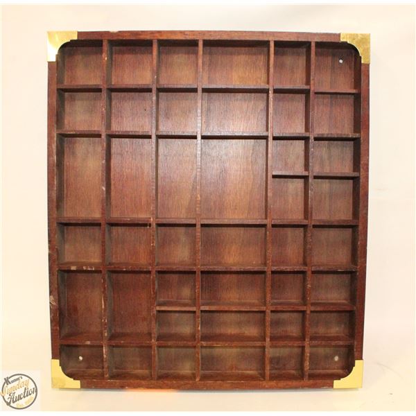VINTAGE BROWN 18"X16" MINI DISPLAY WALL HANGING