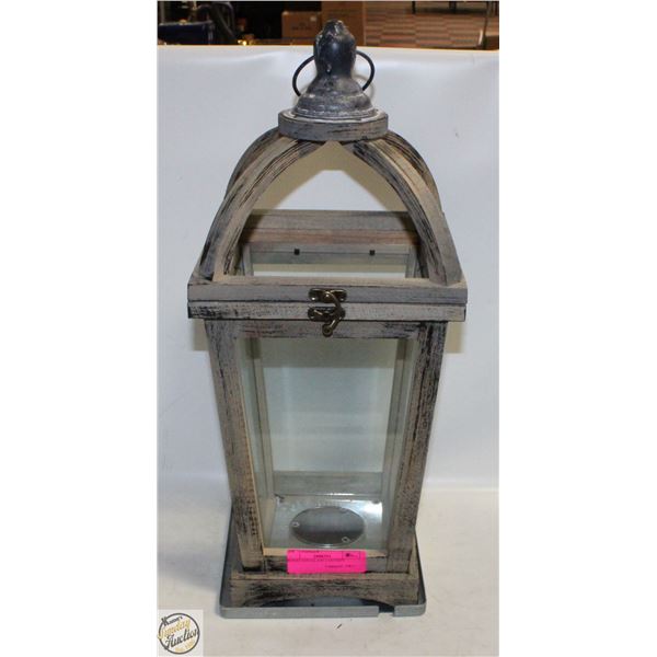 WOOD AND GLASS LANTERN