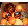 Image 1 : BOX OF HALOWEEN PUMPKIN ORNAMENTS